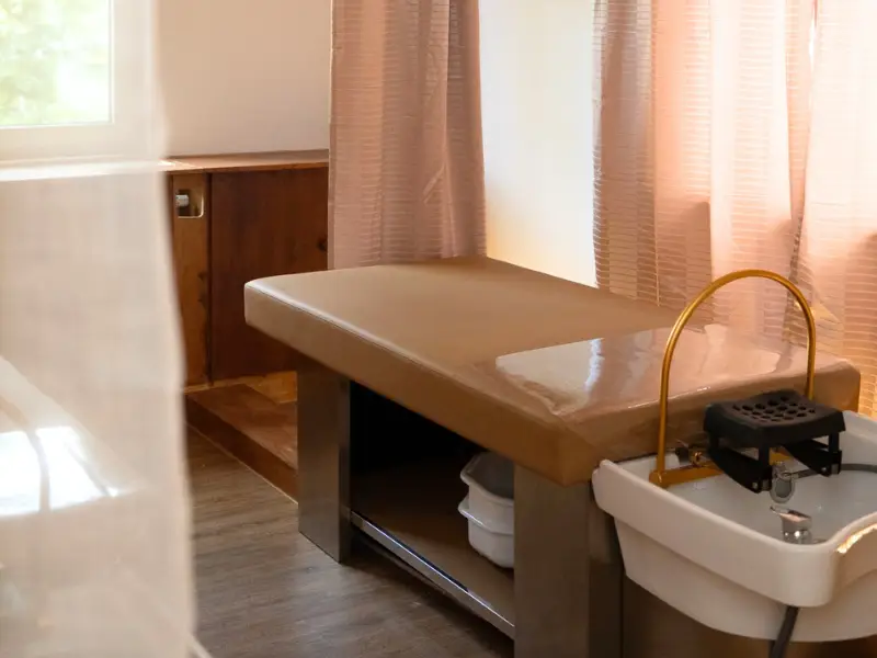 Eine Head Spa Liege bei VIP Wellness